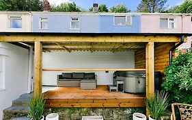 The Smugglers Hideout - Sleeps 4 - With Hot Tub